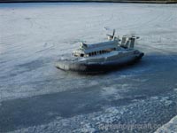 SRN6 twin prop on snow